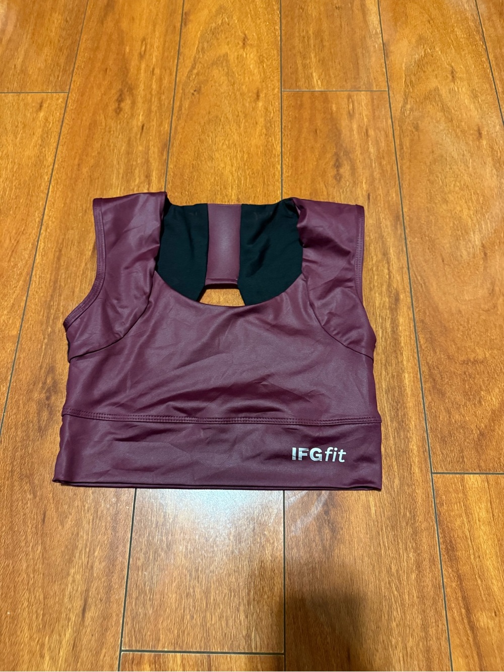 Women's Maroon Performance Crop Top